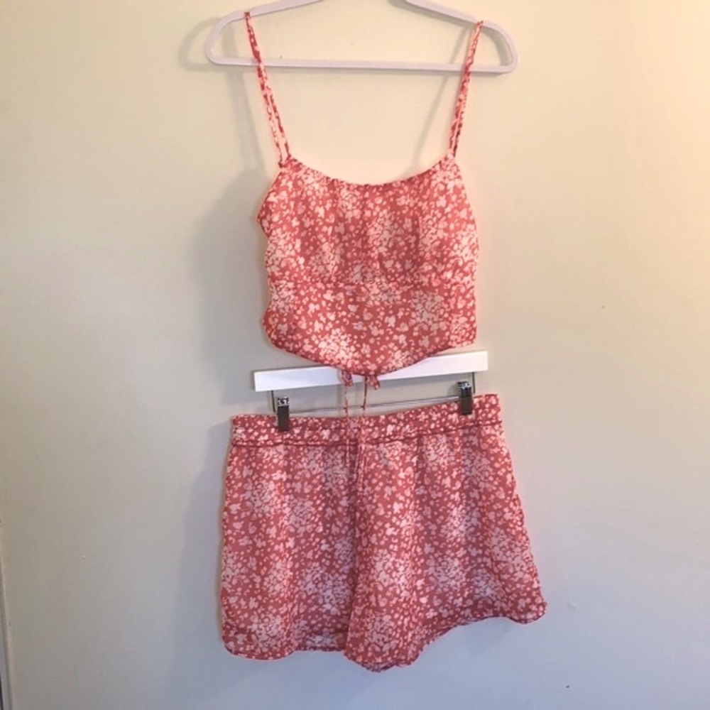 COPY - LE LIS nwt 2 piece red floral shorts and crop top set